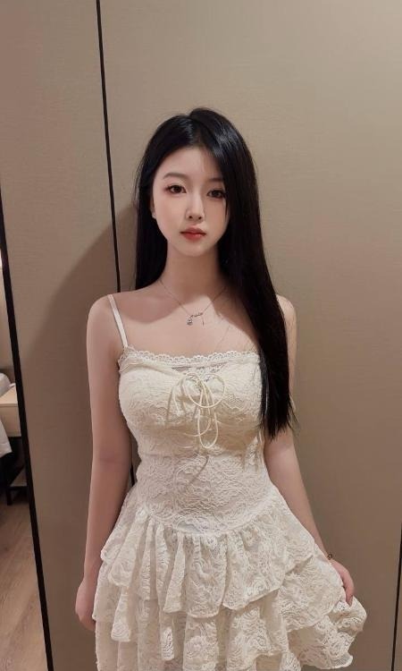 皮肤白嫩颜值嫩妹