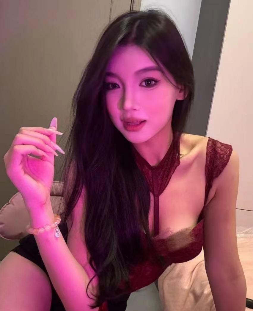 反差少妇鲍鱼逼粉嫩潮喷可深喉