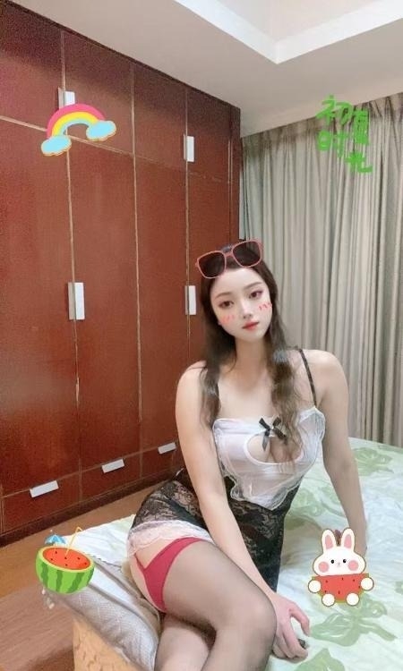 口活贼棒的御姐